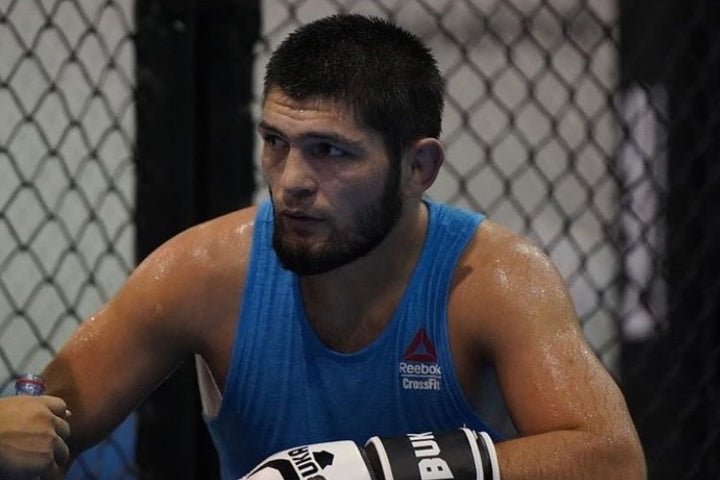 Khabib Nurmagomedov Explica Abordarea Sa Privind Eticheta in Sala de Antrenament: „Ca la o nunta”