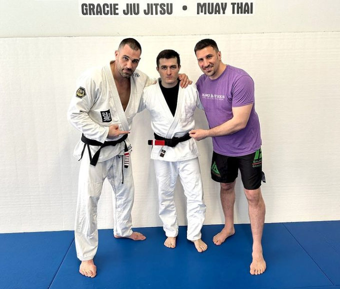 Cum imbini Inteligenta Artificiala (AI) cu BJJ? Lex Friedman devenit centura neagra cu 1 dan in Jiu Jitsu Brazilian!