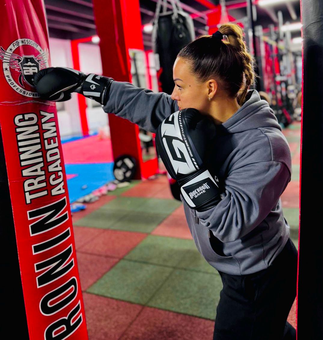 Luna Femeii pe BJJmall.ro cu Zsuzsi Gözütok, antrenoare de box la Ronin Training Academy din Targu Mures