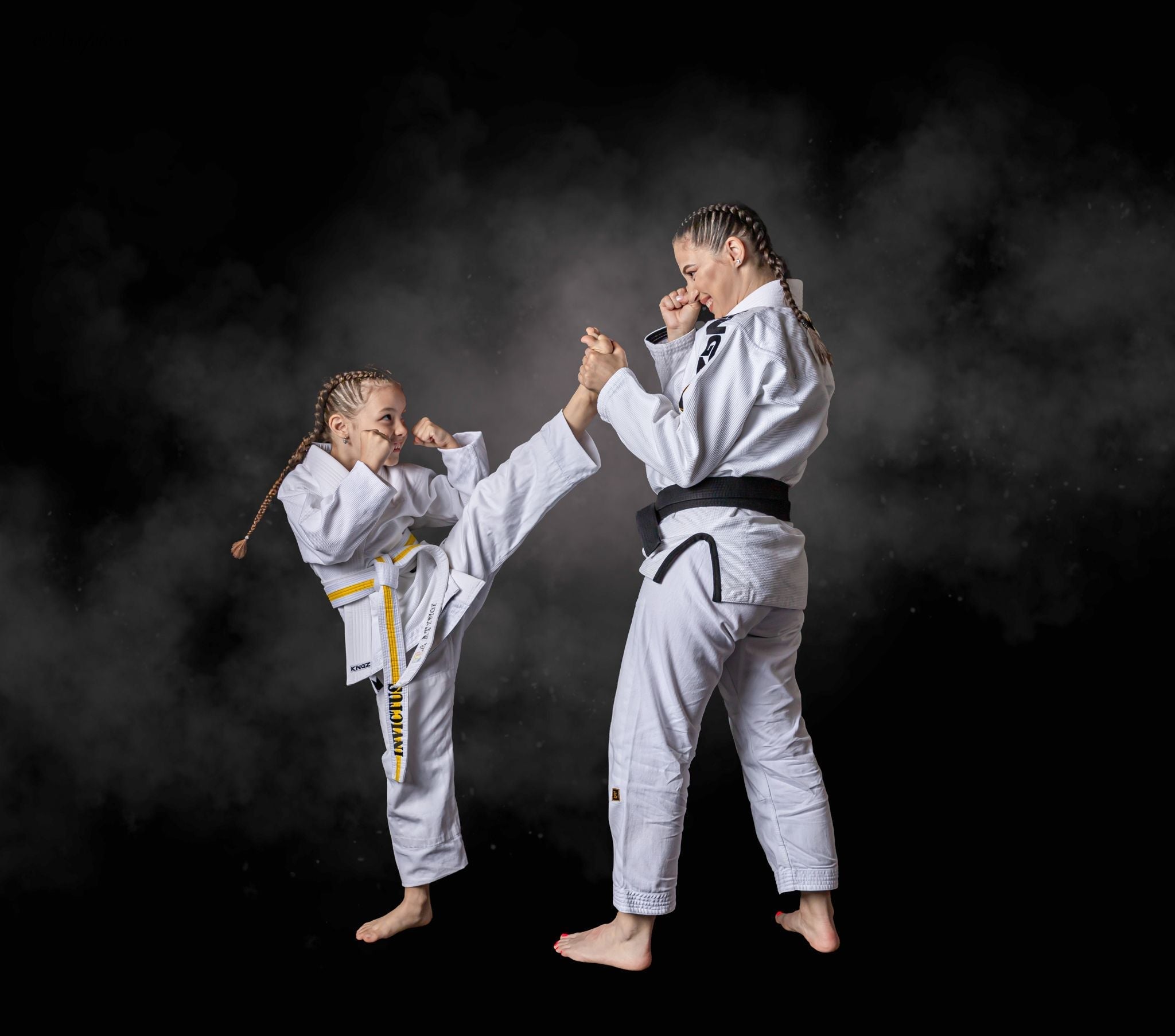 Luna Femeii pe BJJmall.ro continua cu Cătălina Ioniță și fiica ei, sportive la INVICTUS Bucuresti!