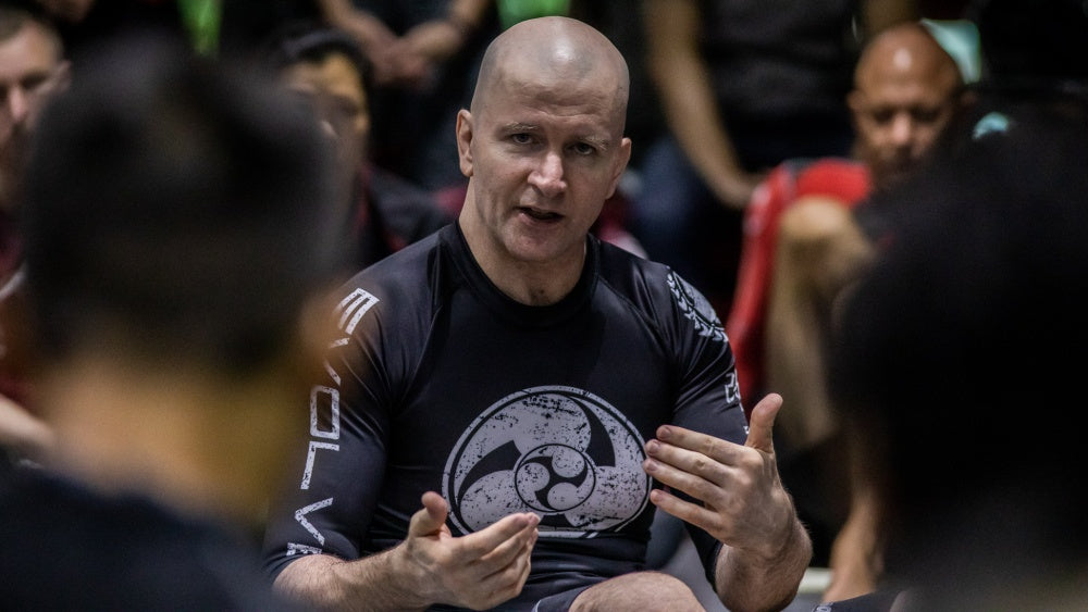 <div>John Danaher vorbeste despre cele 2 lucruri pe care ar trebui sa le faca orice centura alba in BJJ (VIDEO)</div> <div></div>